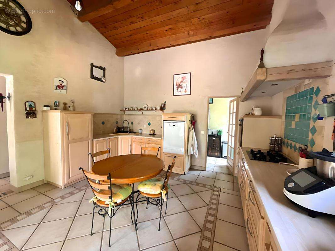 Maison à CHATEAUDOUBLE