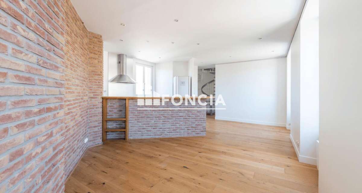 Appartement à MONTROUGE