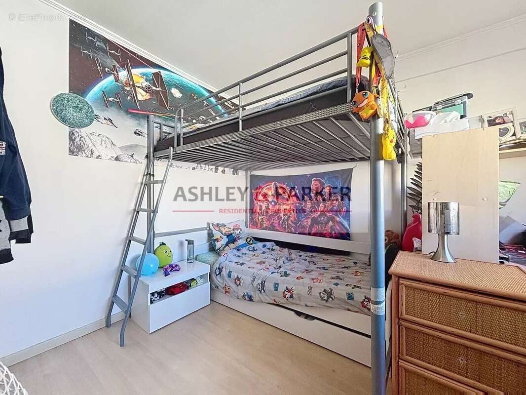 Appartement à SAINT-LAURENT-DU-VAR