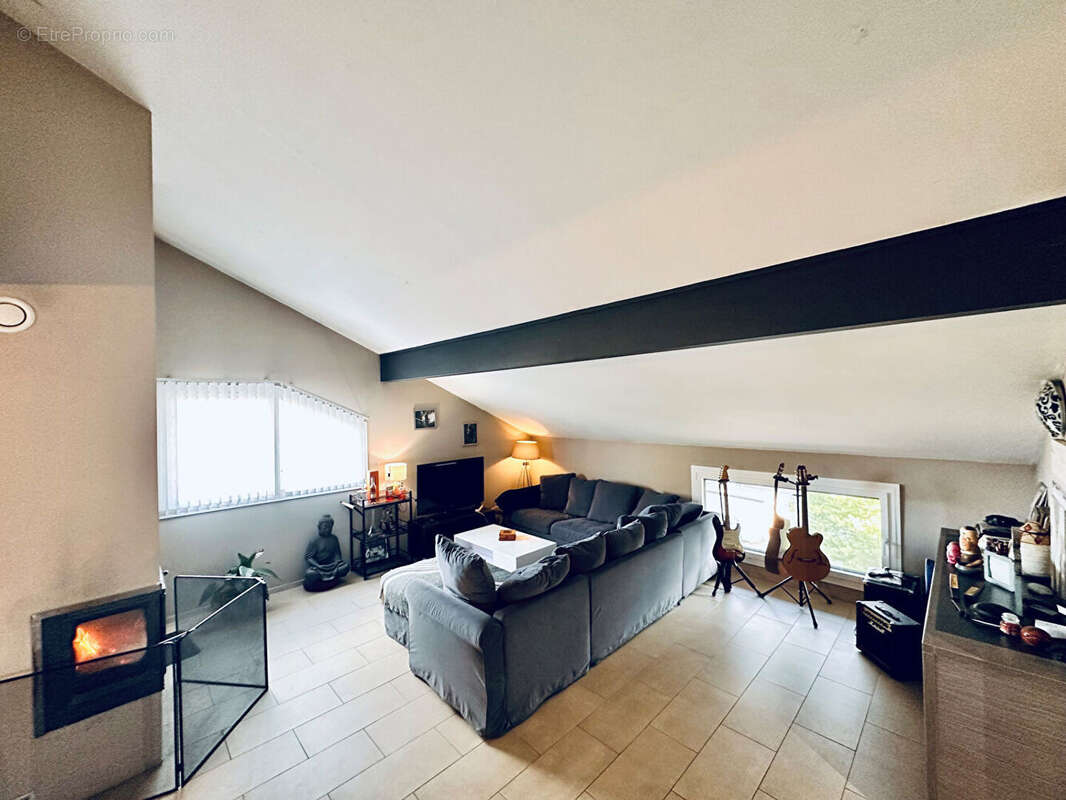 Appartement à DOUVAINE