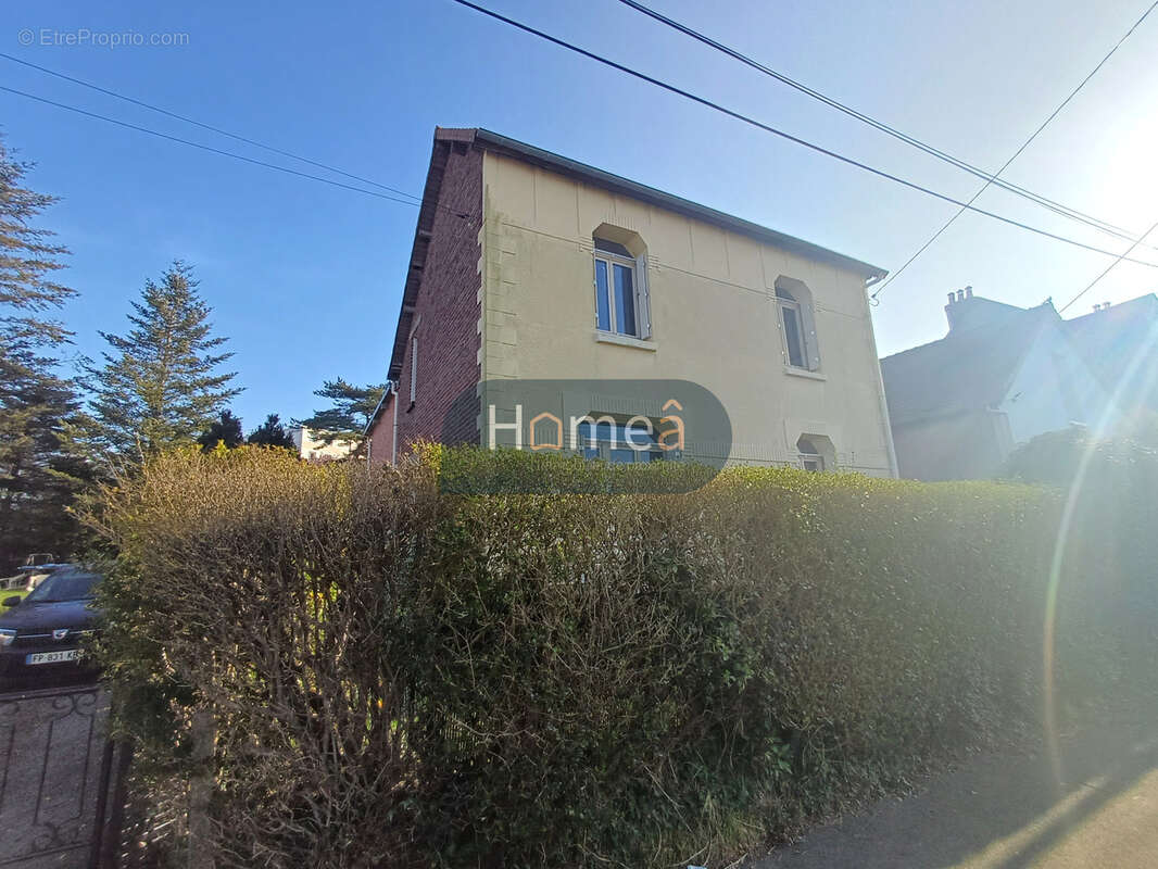 Maison à GREGES