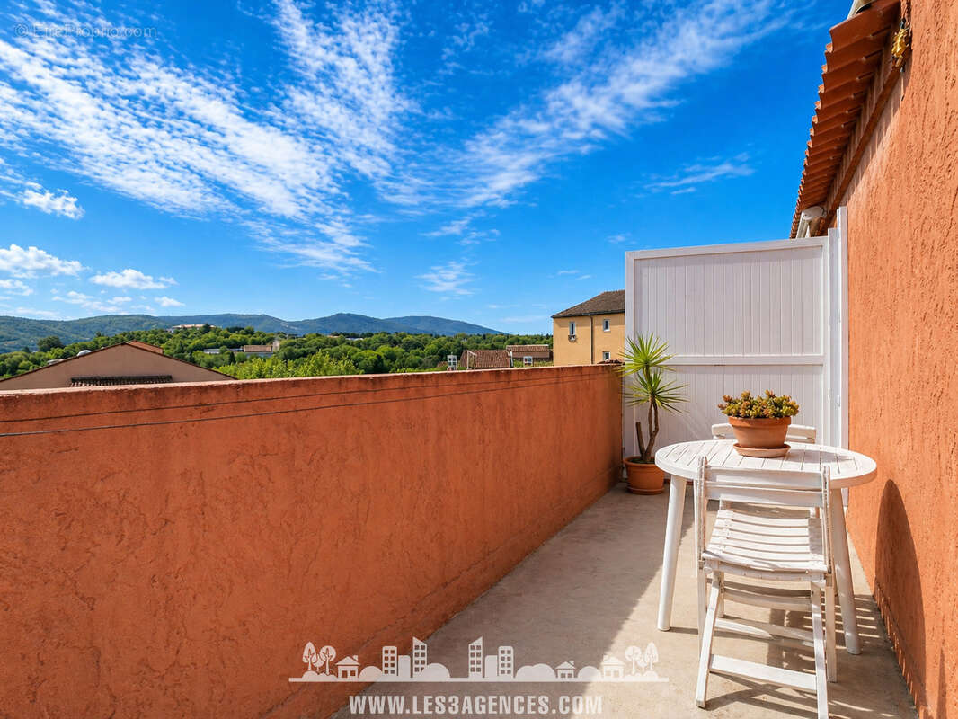Appartement à COGOLIN