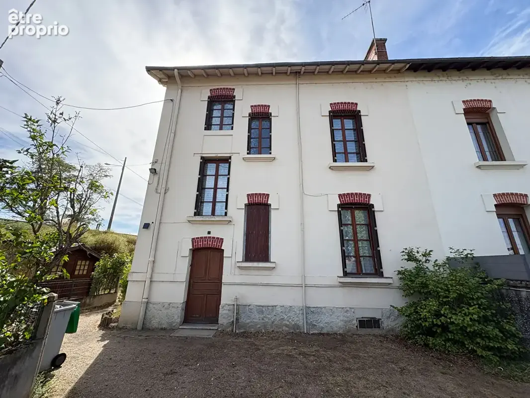 Maison à YZEURE