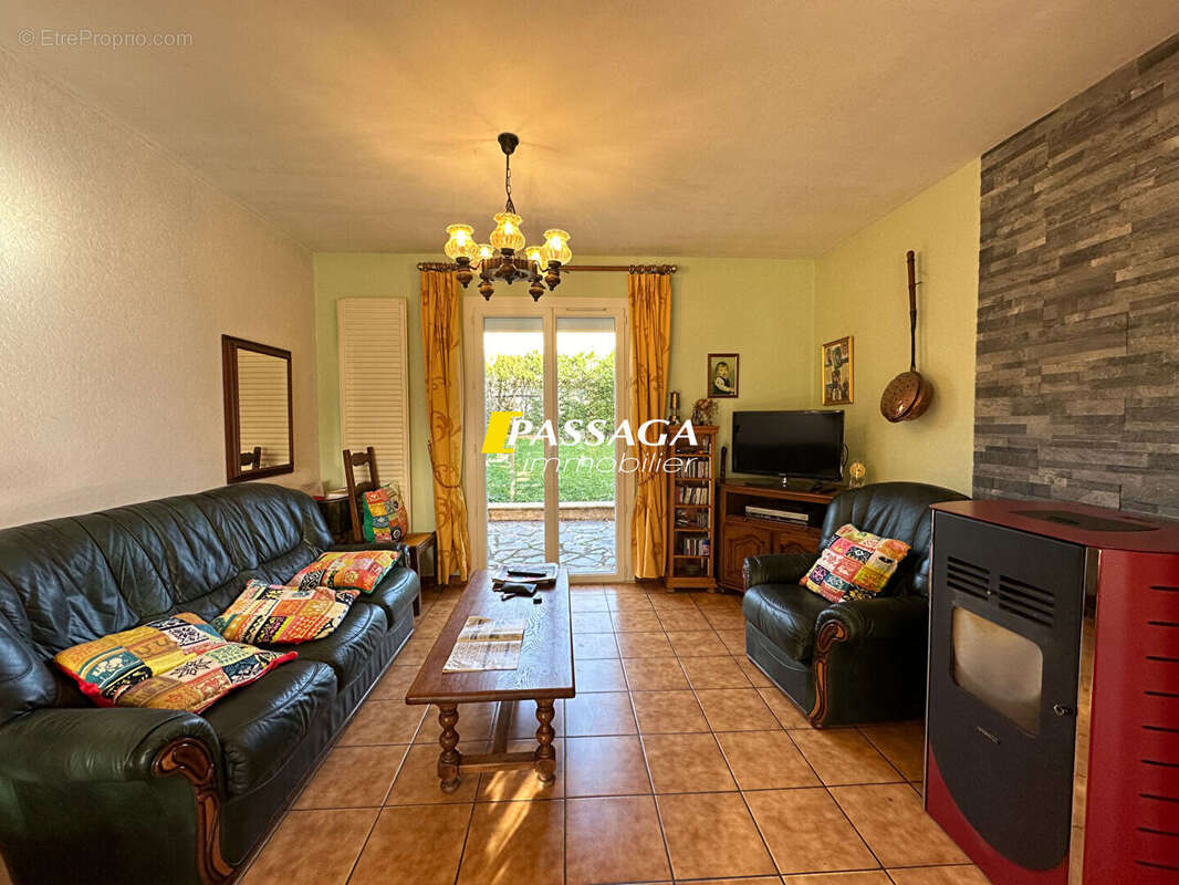 Maison à ONET-LE-CHATEAU