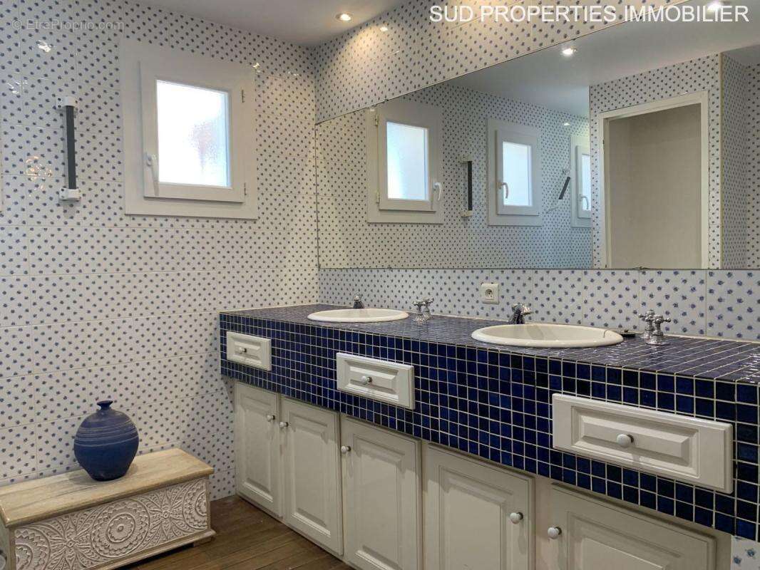 Maison à SAINT-ESTEVE