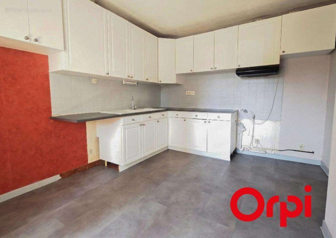 T4 85m² - 2 Chambres - balcon - garage - Moulin à Vent - Lyon 8 - photo 8