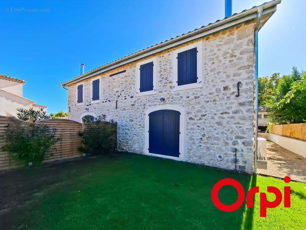 Maison à LE PUY-SAINTE-REPARADE