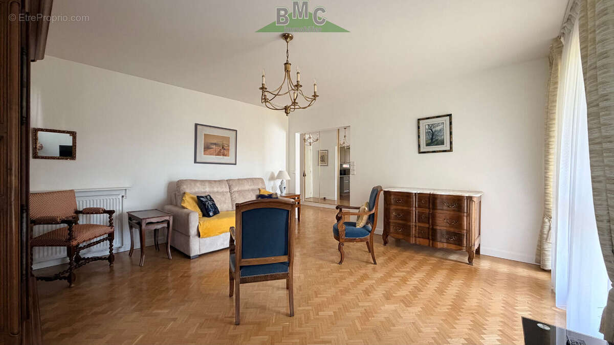 Appartement à LE PLESSIS-BOUCHARD