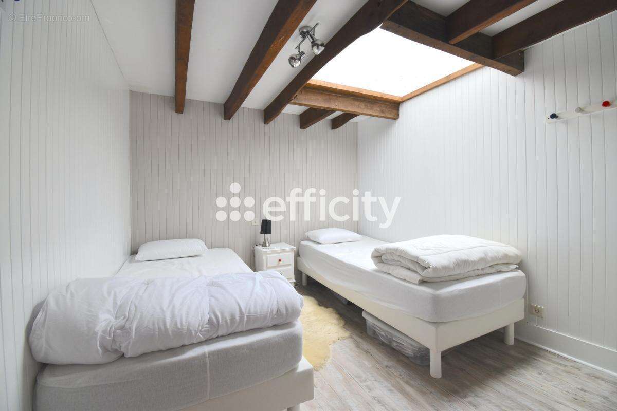 Maison à VAL-D&#039;IZE