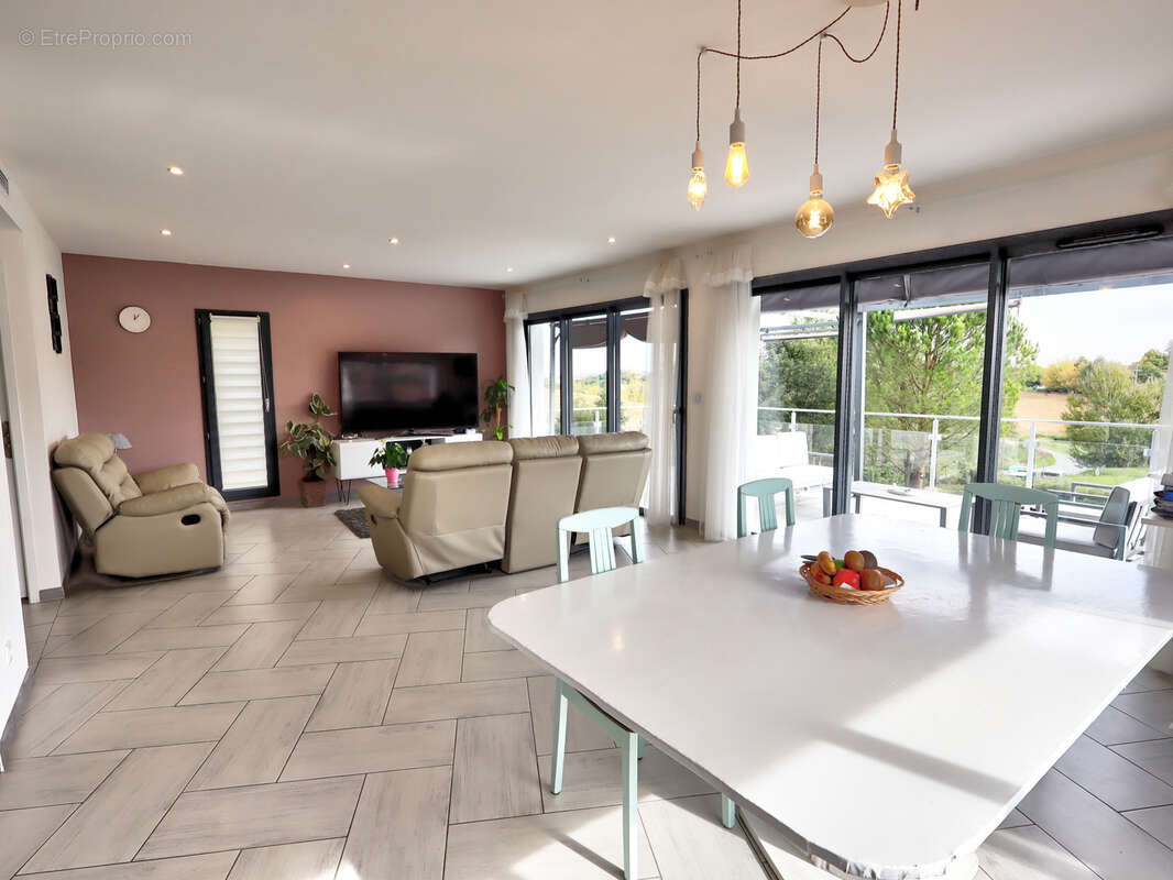 Maison à BOURG-SAINT-BERNARD