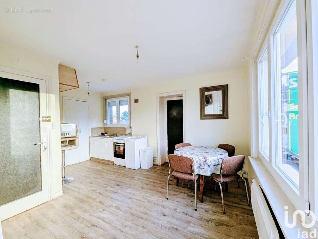 Photo 4 - Commerce à LOOS