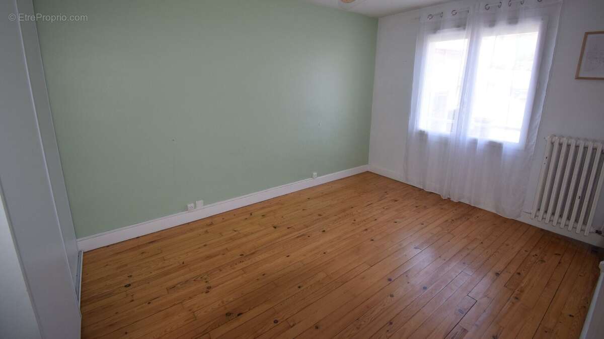 À VENDRE - VICHY quartier Beauséjour - Appartement T4 avec cave et garage - photo 7