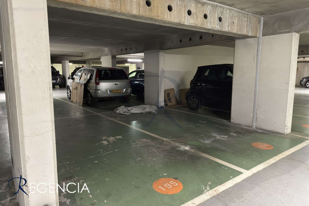 Parking à LEVALLOIS-PERRET