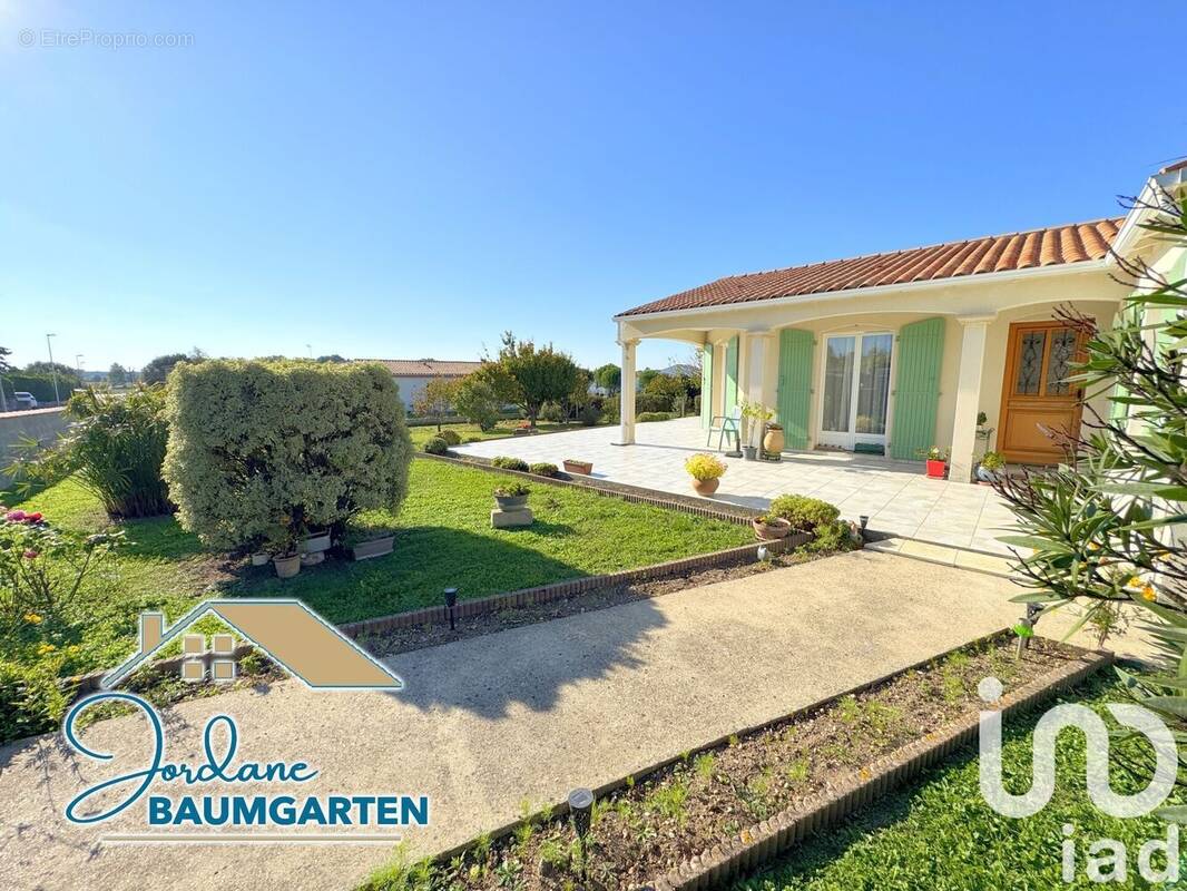 Photo 1 - Maison à SAINT-JUST-LUZAC