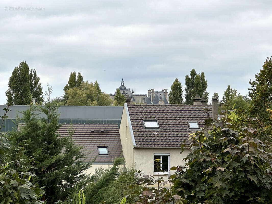 Appartement à SARTROUVILLE