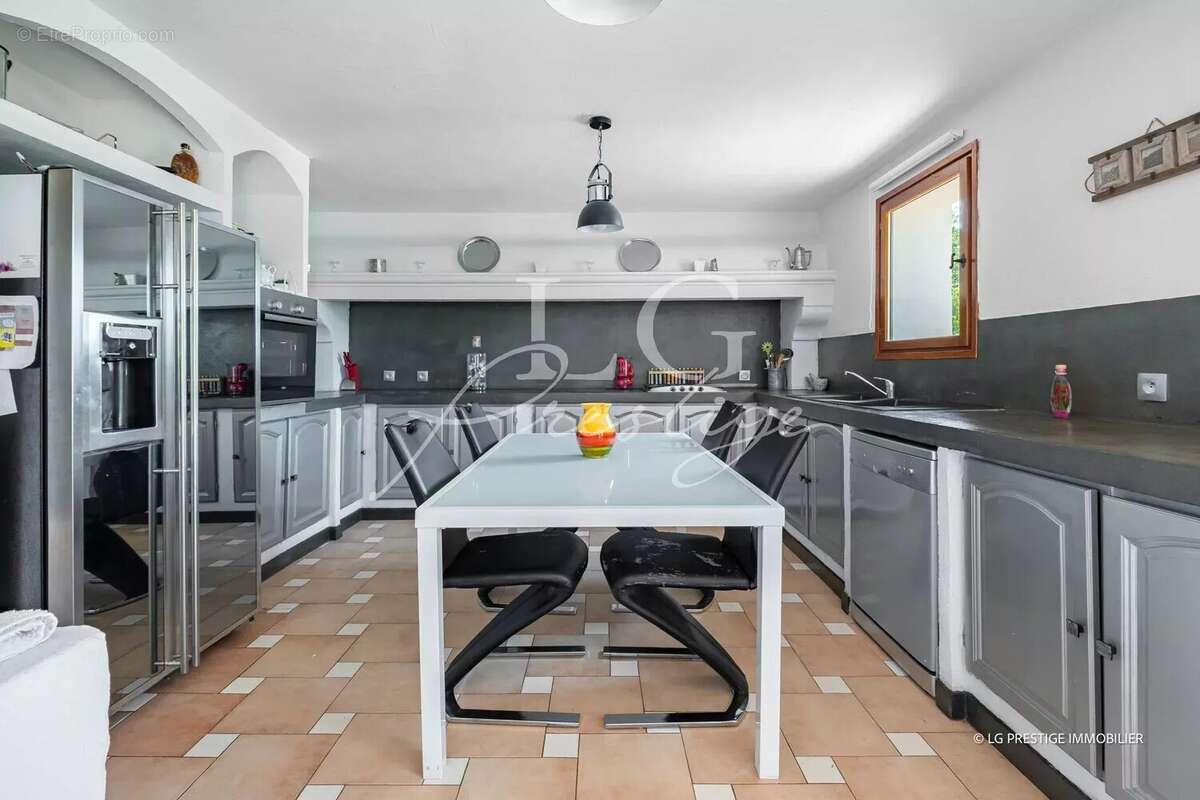 Villa avec Double Entrée – Idéale pour Deux Familles ou Investisseurs - photo 14