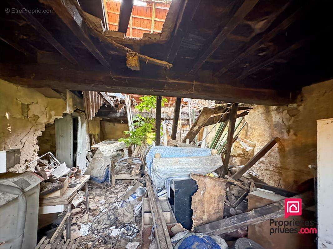 Corps de bâtiments à réhabiliter avec pré proche Saulieu - photo 9