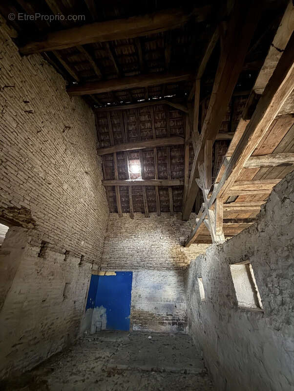 Maison à VEUXHAULLES-SUR-AUBE