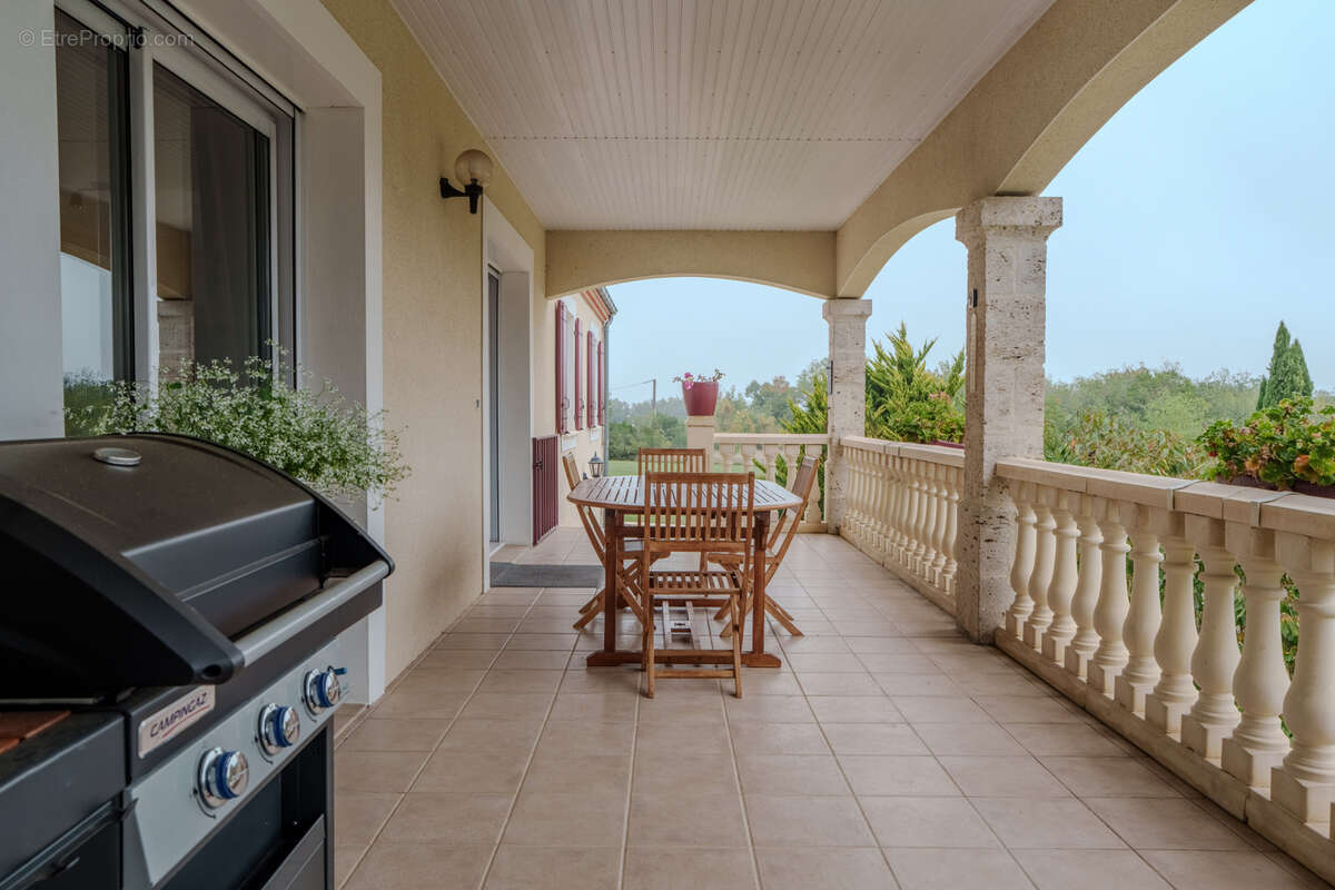 Maison à HAUTEFAGE-LA-TOUR