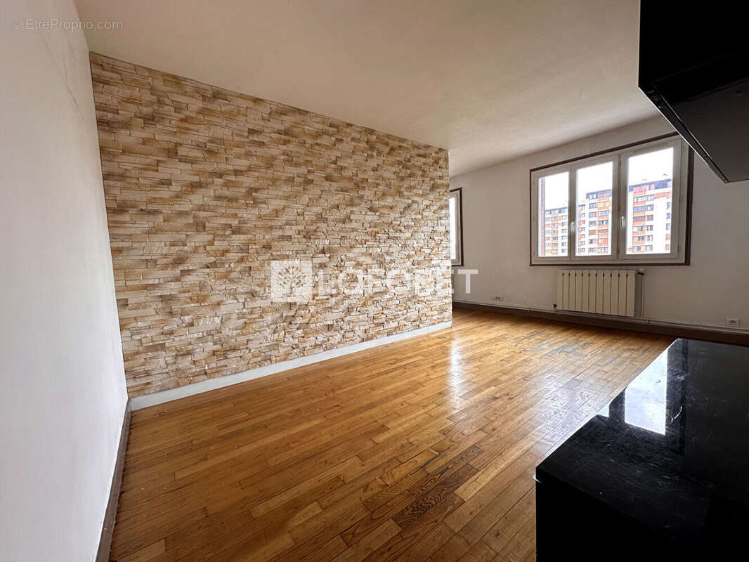 Appartement à NANTERRE
