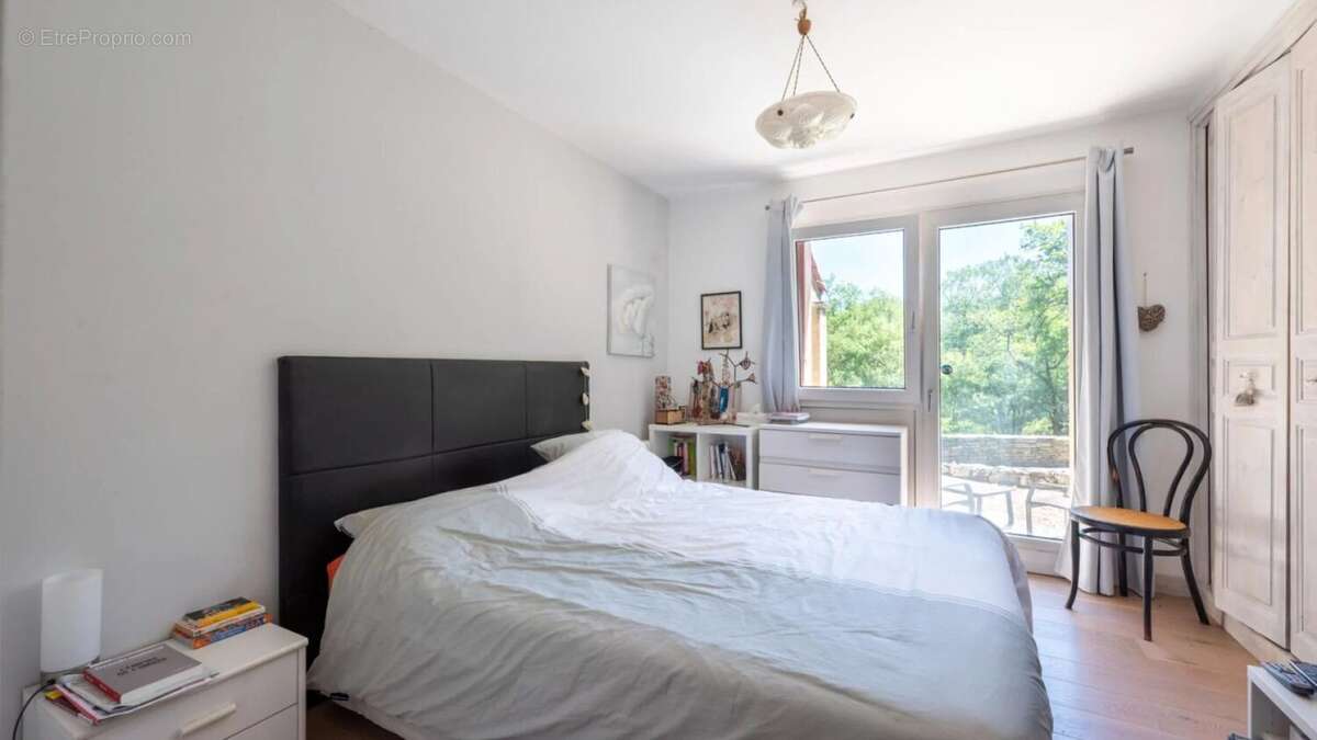 SECTEUR GOURDON - Au calme, Spacieuse Maison contemporaine avec - photo 19