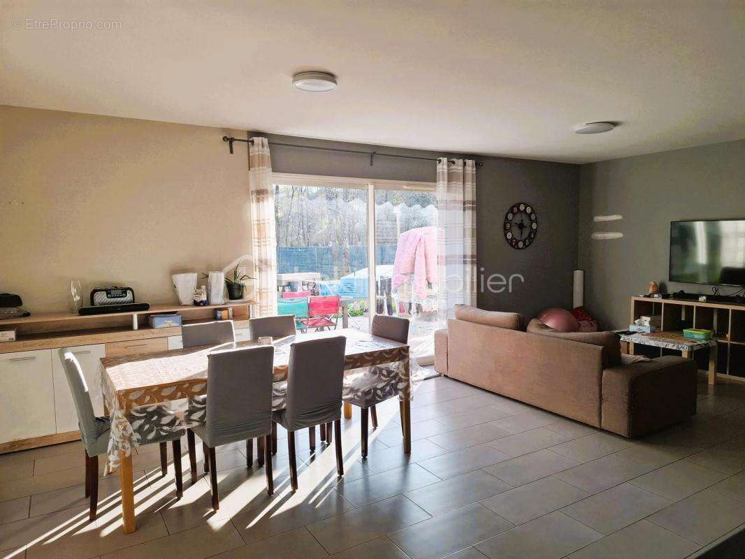 Maison contemporaine 4 chambres avec piscine et terrain de 1847 m² - photo 3