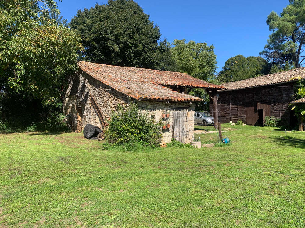 Maison en pierres avec dépendances et grand terrain - Pretty - photo 27