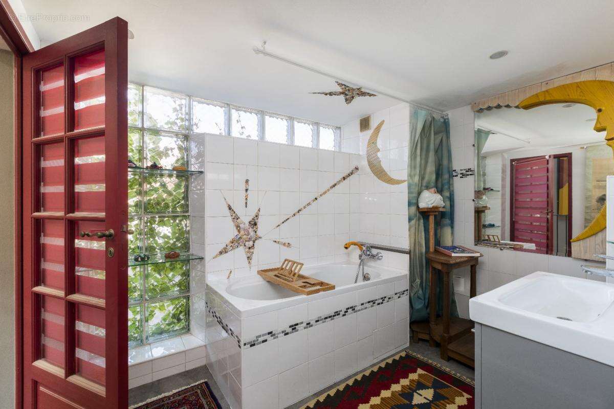 Appartement à LES LILAS