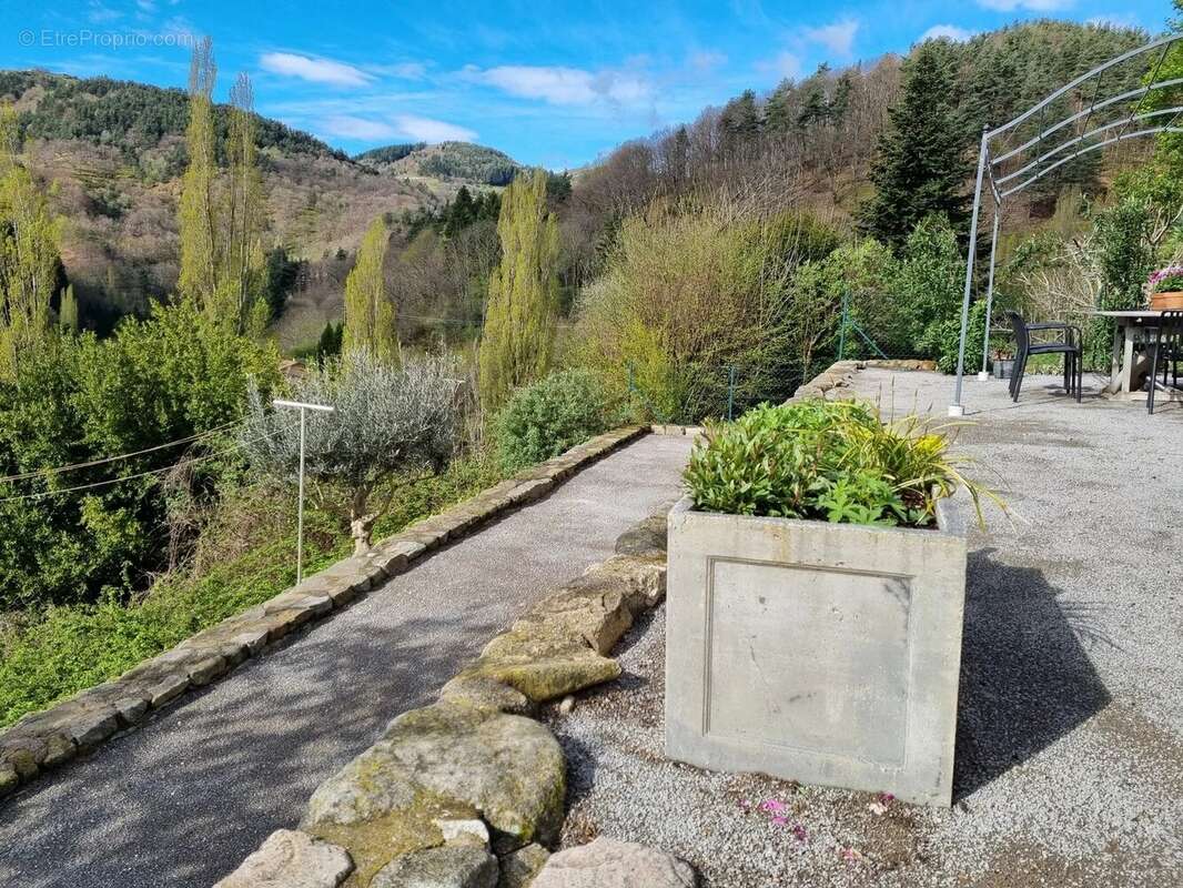 Appartement à PRIVAS