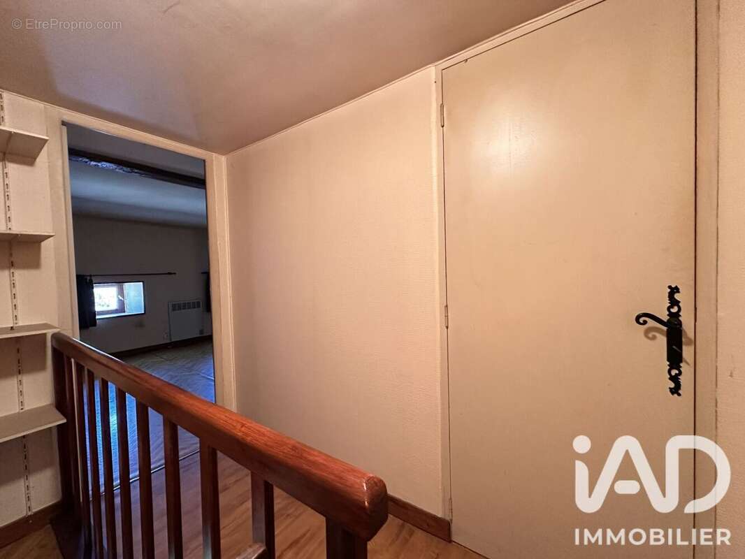 Maison 78 m² à Genouille  - photo 8