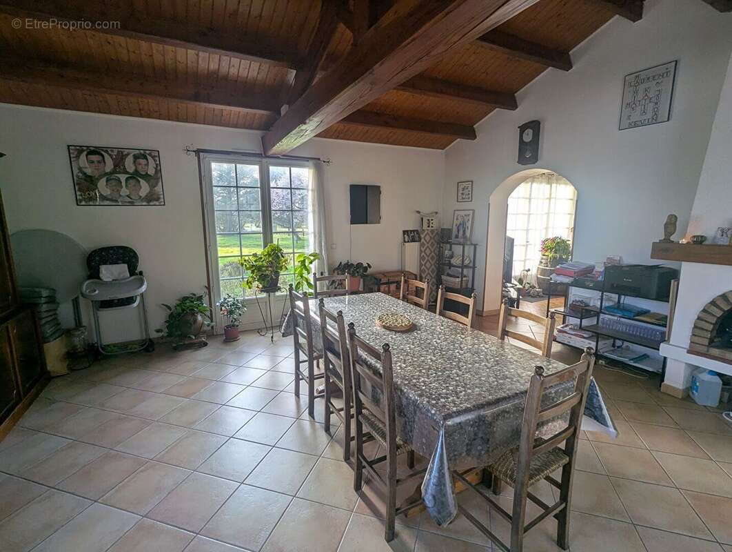 Maison à LE PERRIER
