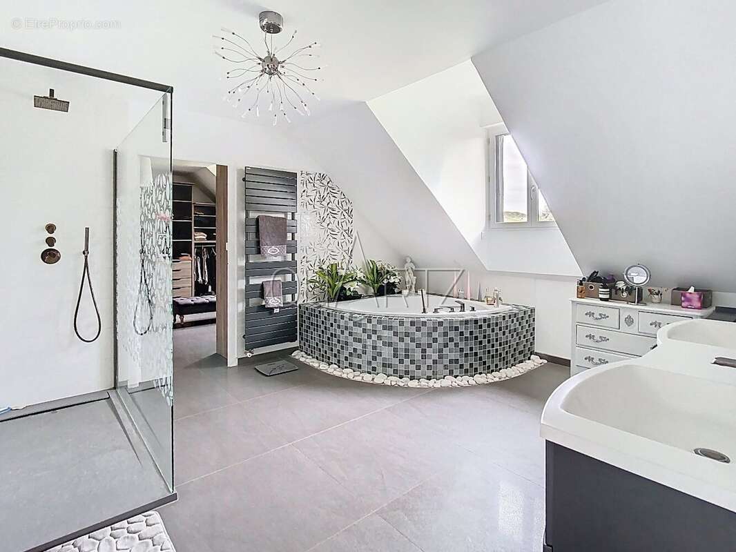 Maison 567 m² à Houdan  - photo 11