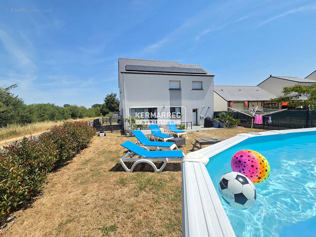Maison à DONGES