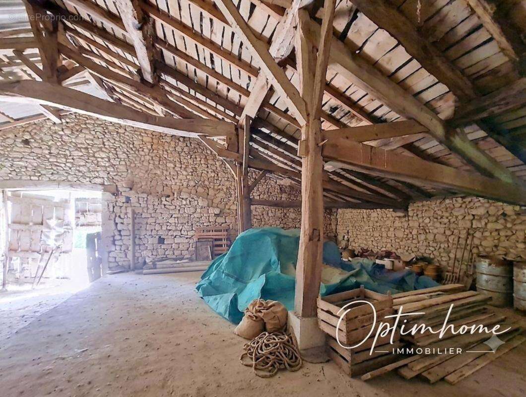 Corps de ferme en pierres avec terres - photo 12