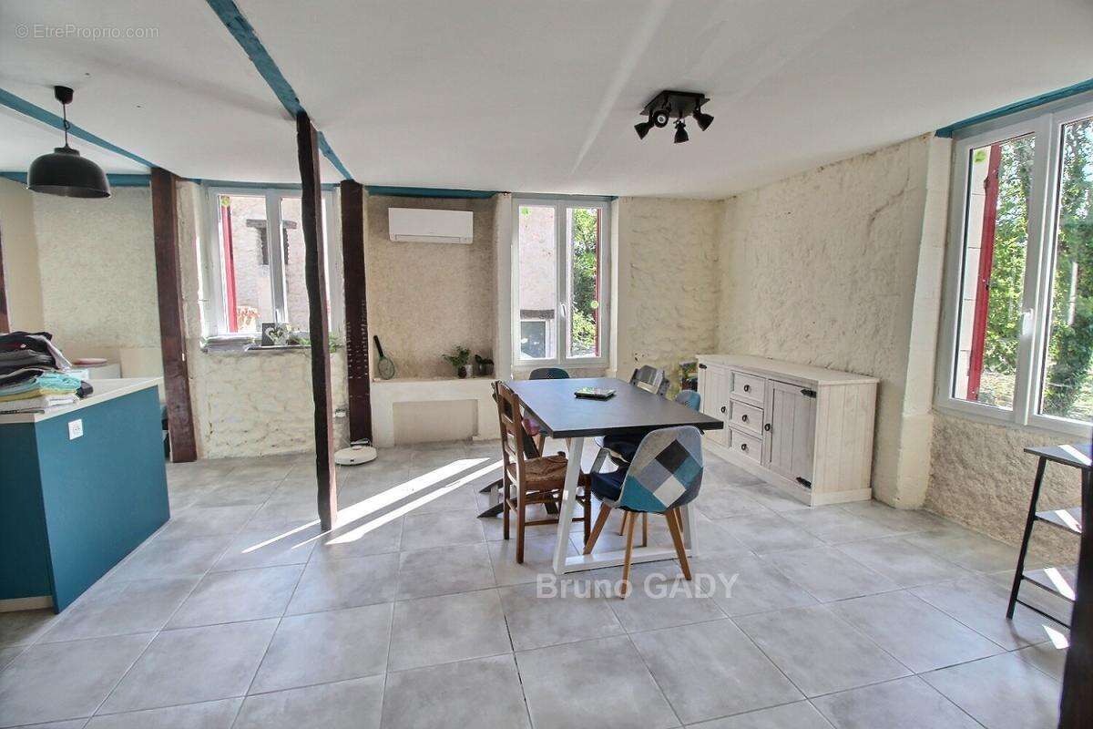 Maison à TOCANE-SAINT-APRE