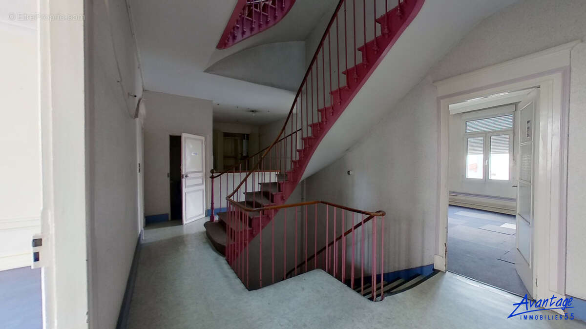 Tres bel immeuble, emplacement no 1 - photo 12