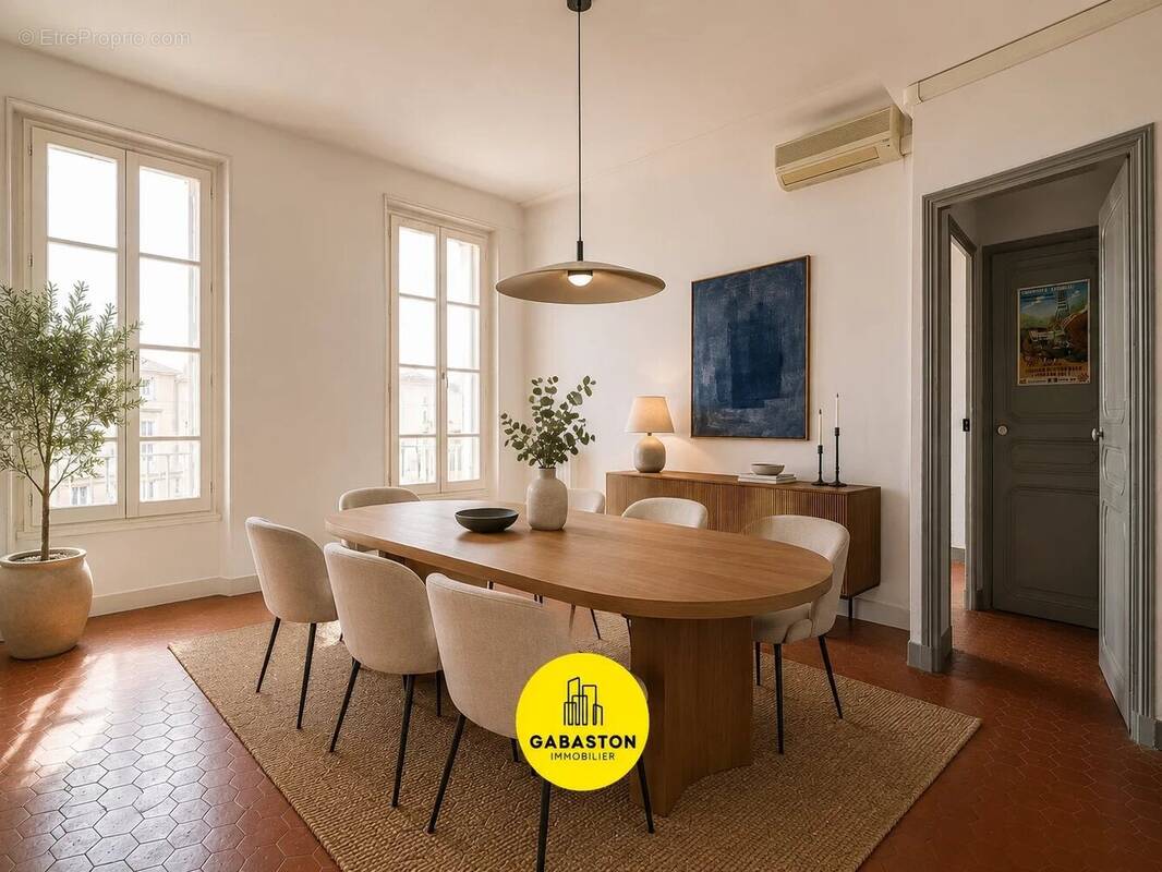 Appartement à MARSEILLE-2E