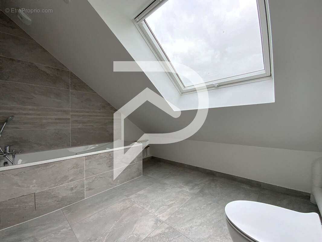 Maison à LES ESSARTS-LE-ROI