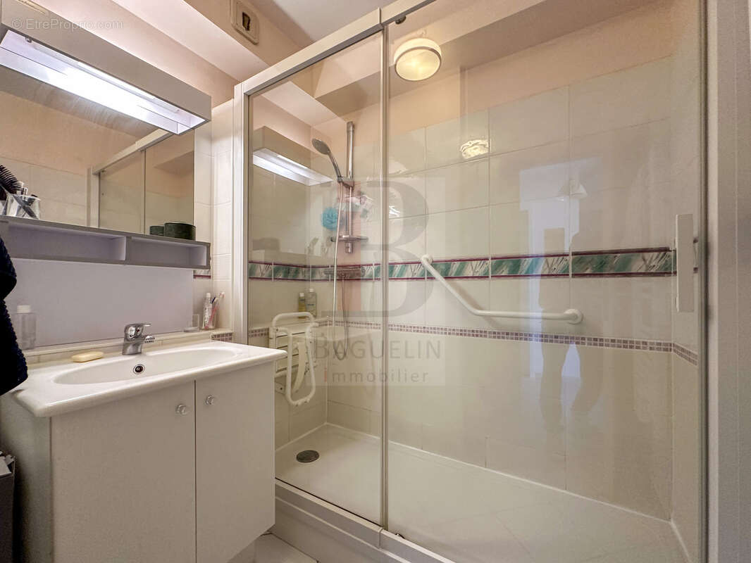 Appartement à FOURAS