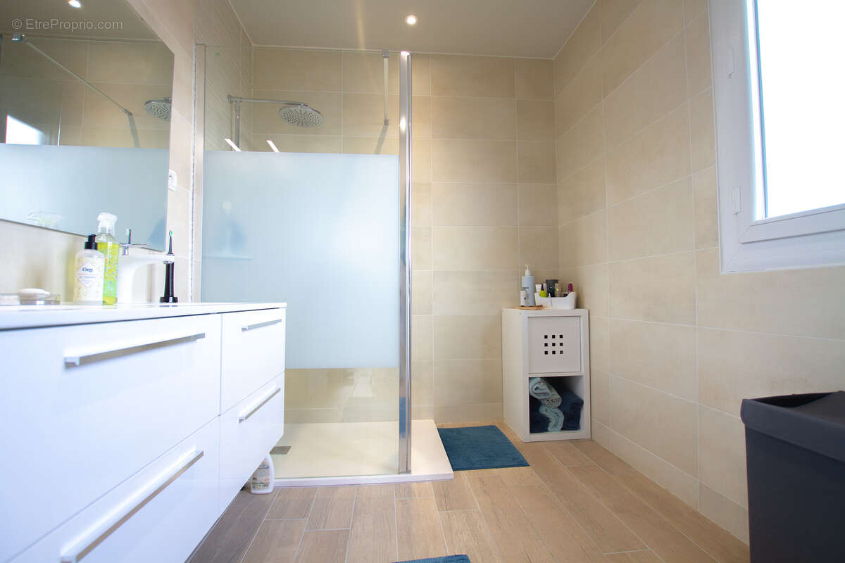 Maison à VILLENEUVE-LE-ROI