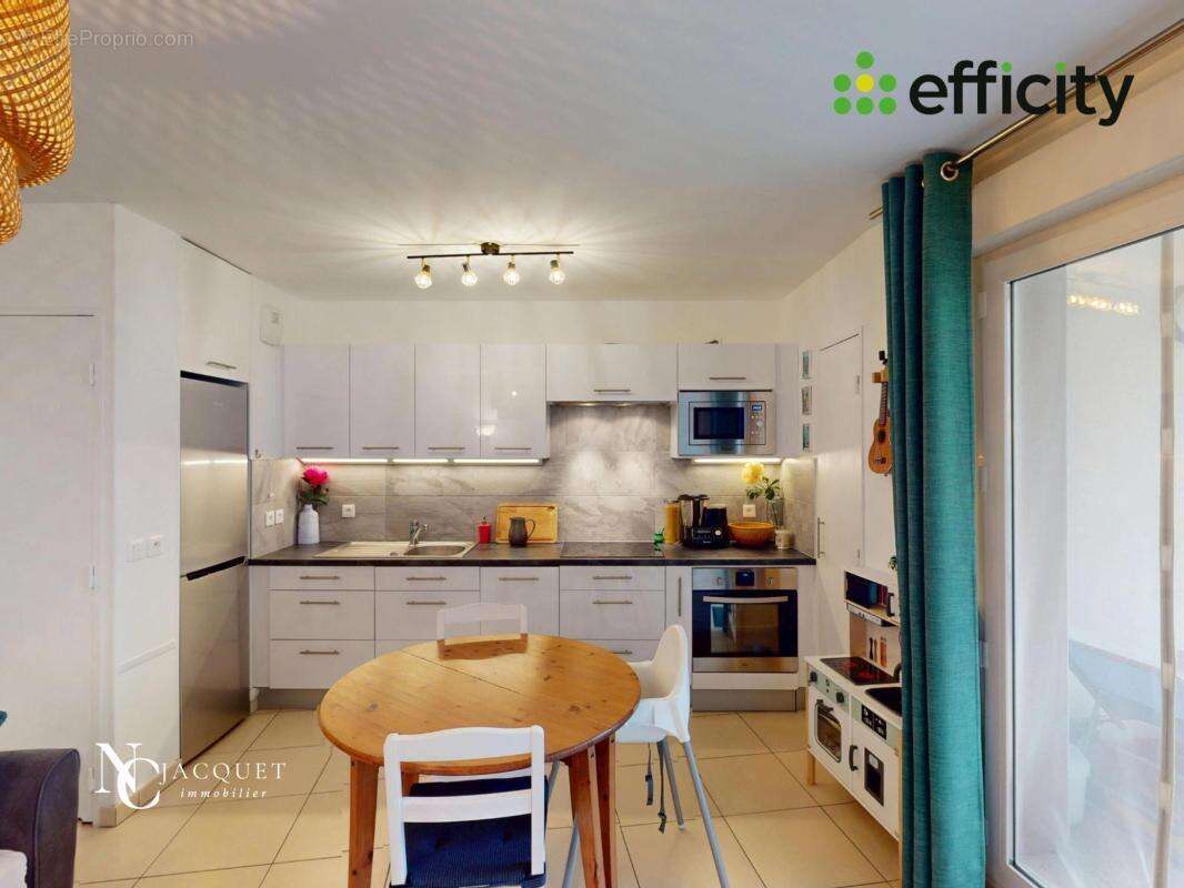 Appartement à RILLIEUX-LA-PAPE