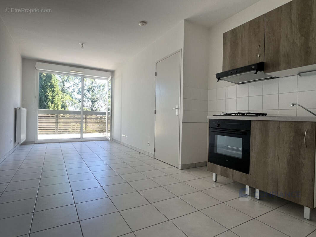 Appartement à DECINES-CHARPIEU