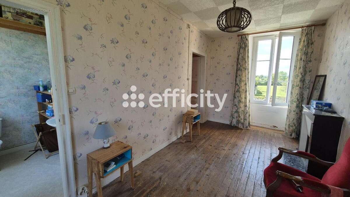 Maison à LE MOLAY-LITTRY