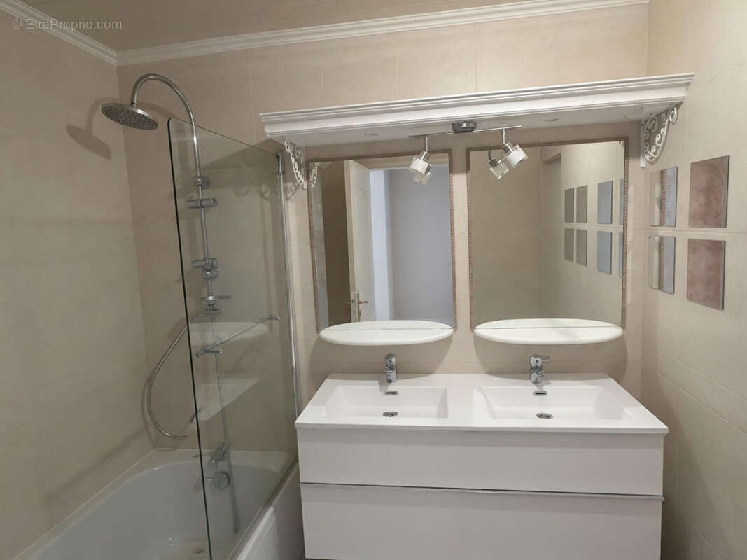 Appartement Sète  quartier théâtre 3 pièce(s) 70 m2 avec grand balcon et ascenseur - photo 9
