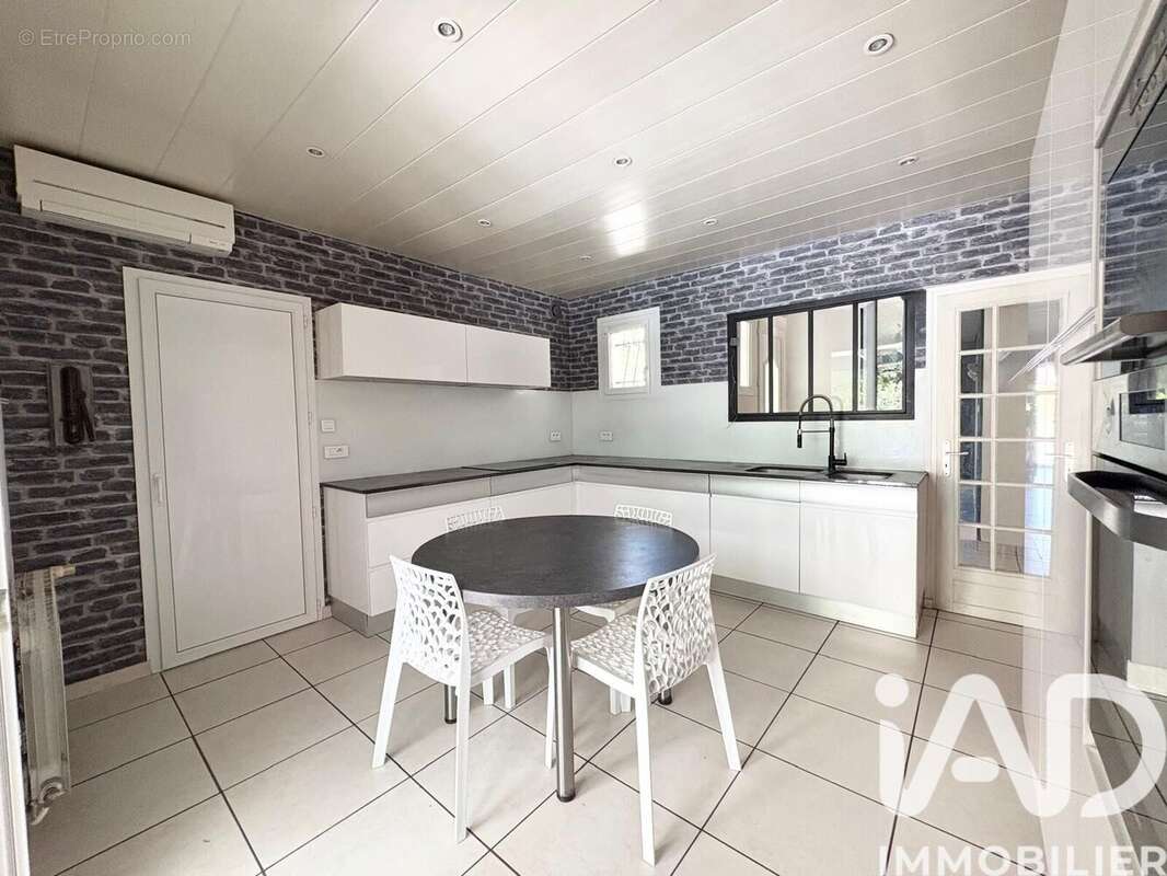 Maison 166 m² à Langoiran  - photo 5