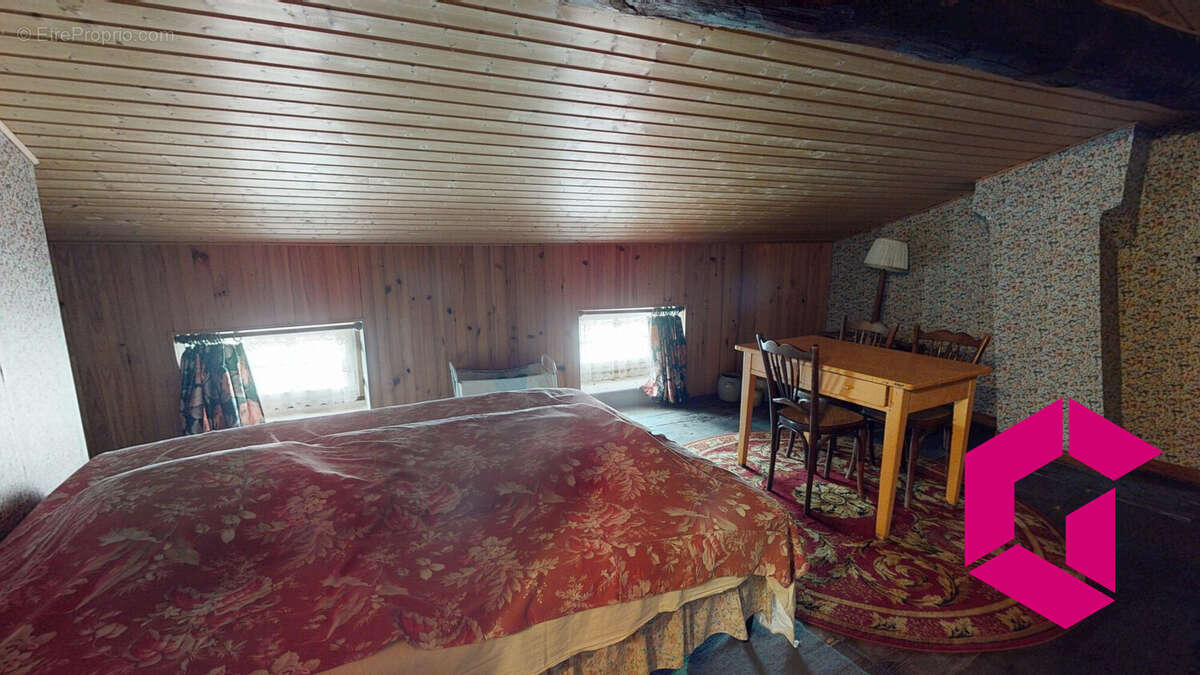 Maison à SAINT-JUST-SAINT-RAMBERT