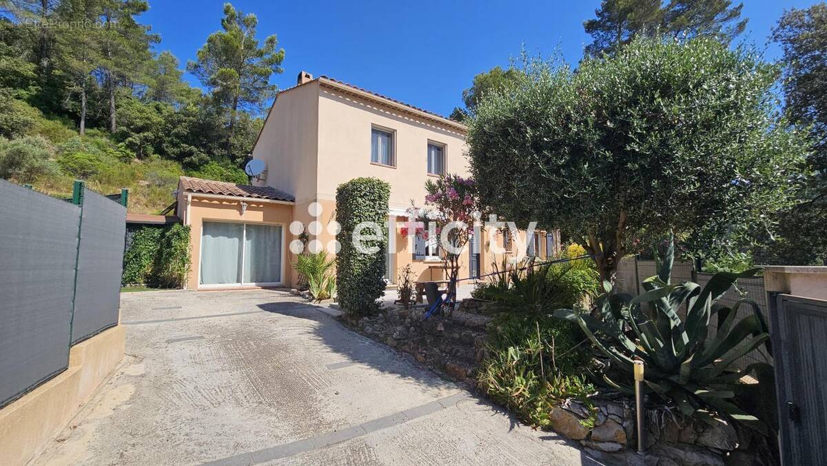 Maison à TARADEAU