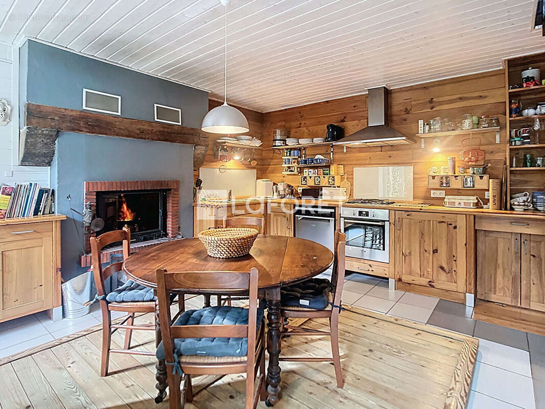 Maison à SAINT-DENIS-DES-MURS