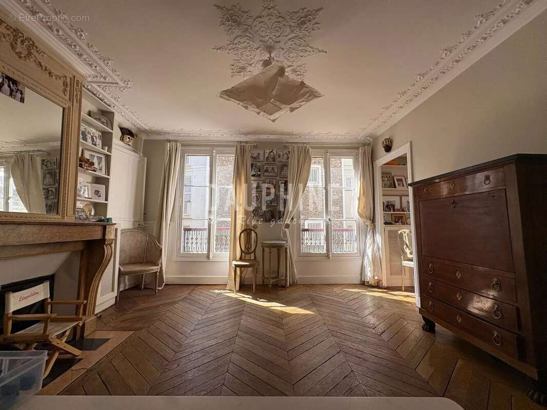 Appartement à PARIS-6E