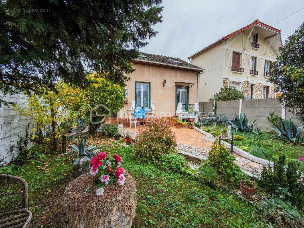 Maison à VILLENEUVE-SAINT-GEORGES